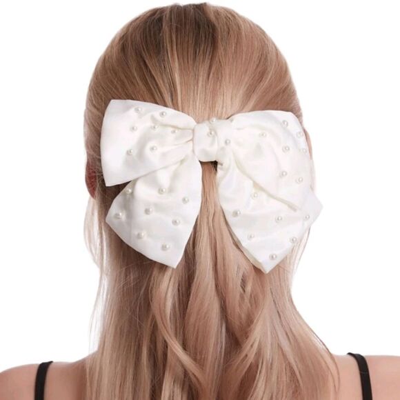 Pearl Bow Barrette  - Picture 1 of 4